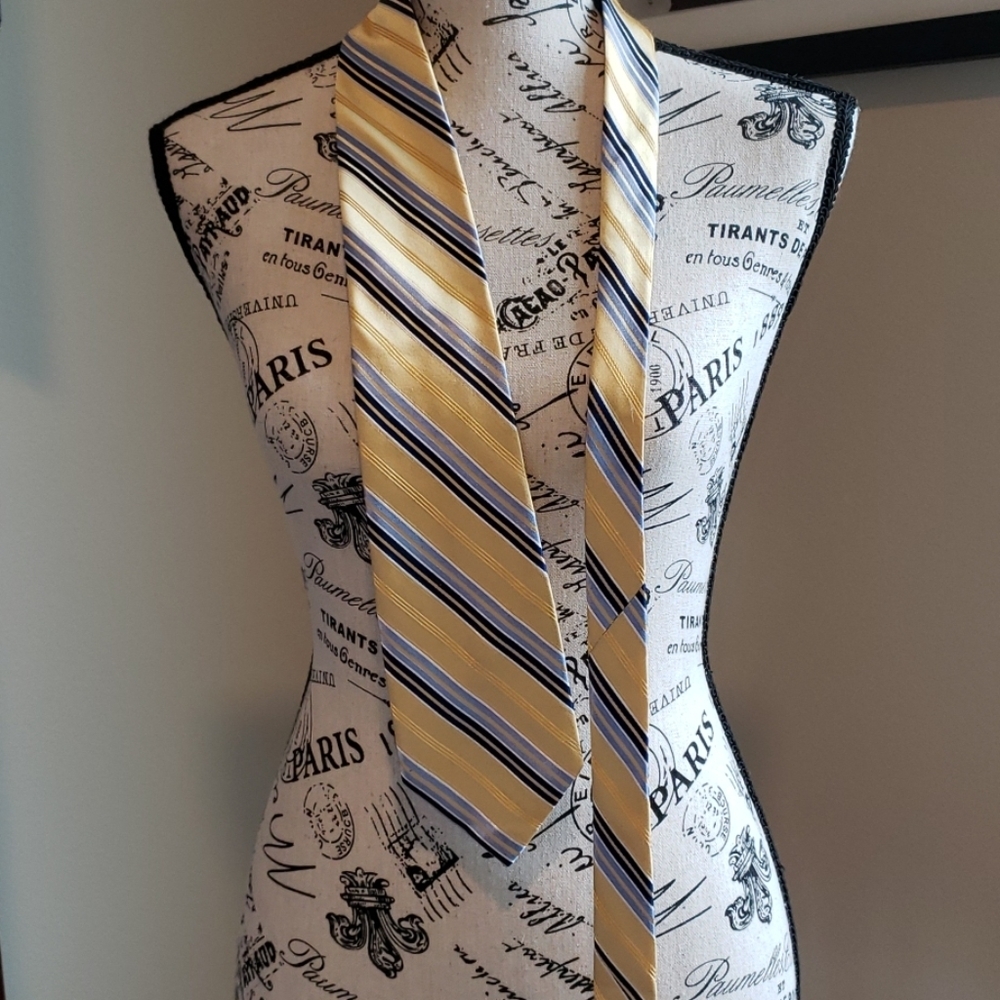 Barneys New York tie